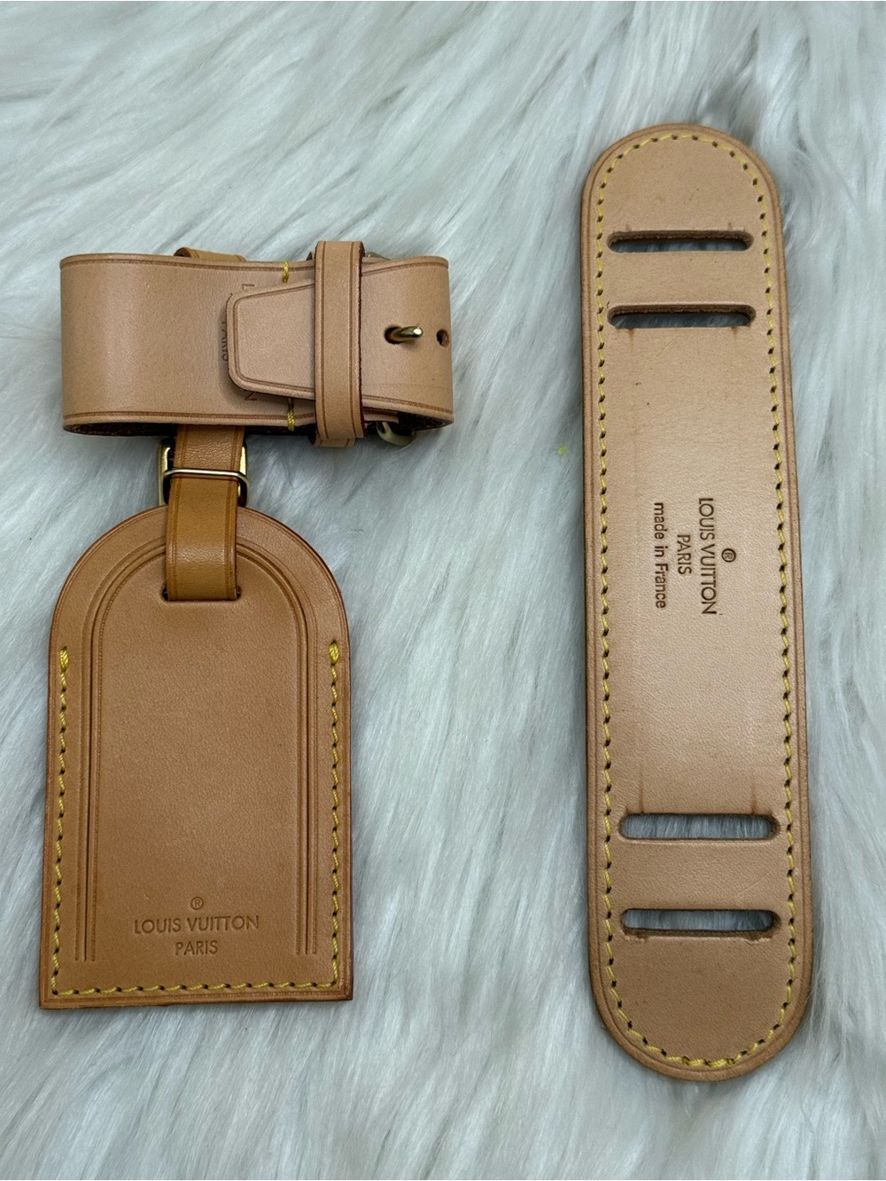 LOUIS VUITTON SHOULDER PAD, POIGNET & LUGGAGE TAG BUNDLE